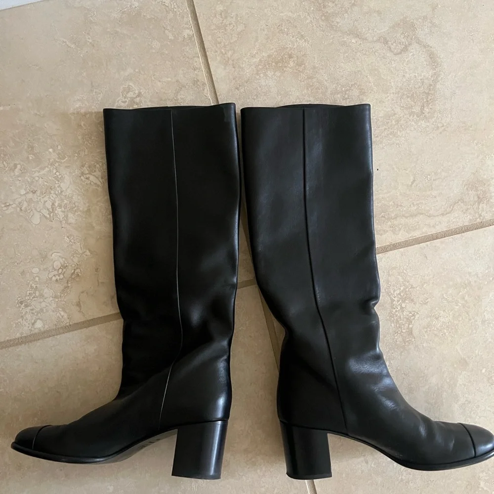CHANEL Black Leather Heeled Boots - Picture 9 of 13